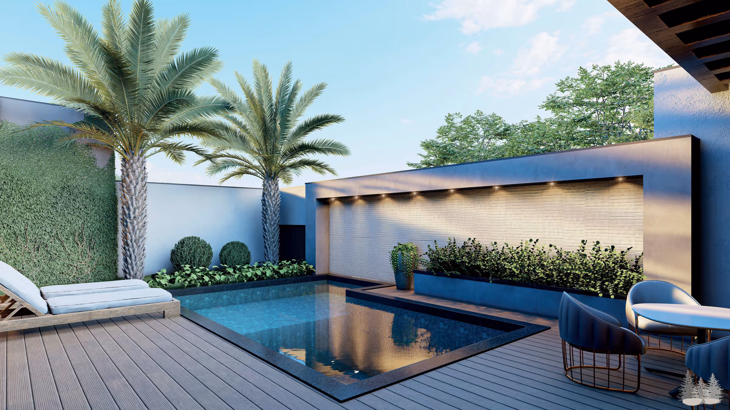 Piscina retangular com deck, palmeiras, parede ripada iluminada e poltronas